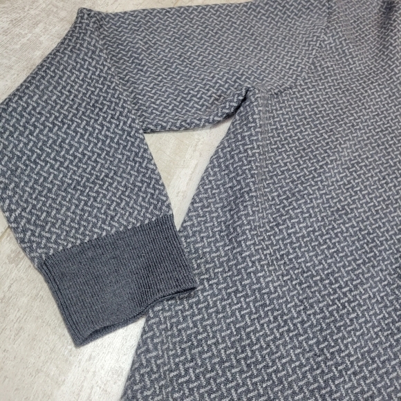 UNTUCKit Collier Printed Pattern Grey Pullover Sweater L - Picture 3 of 8
